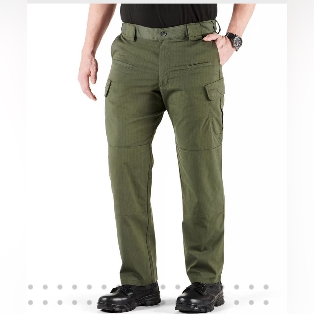 5.11 technical man’s XL stryke pants, two side pockets,‎ flap back pockets,